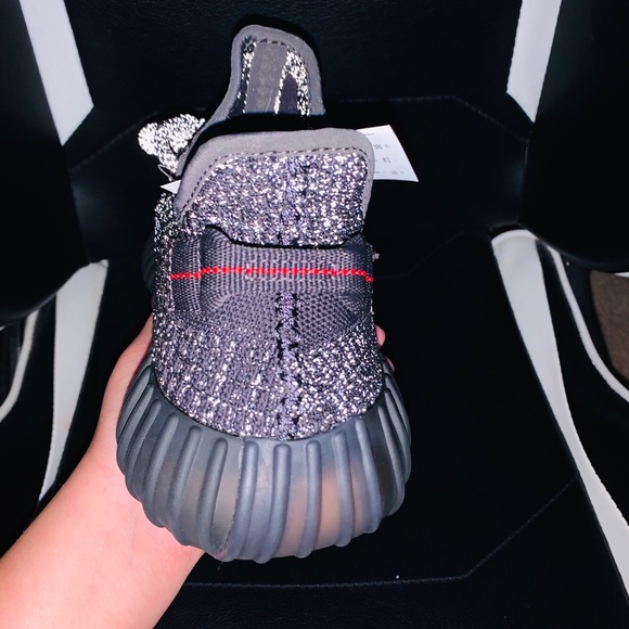 Yeezy Boost 350 V2 ( Black ) Statics - Picture 4 of 8